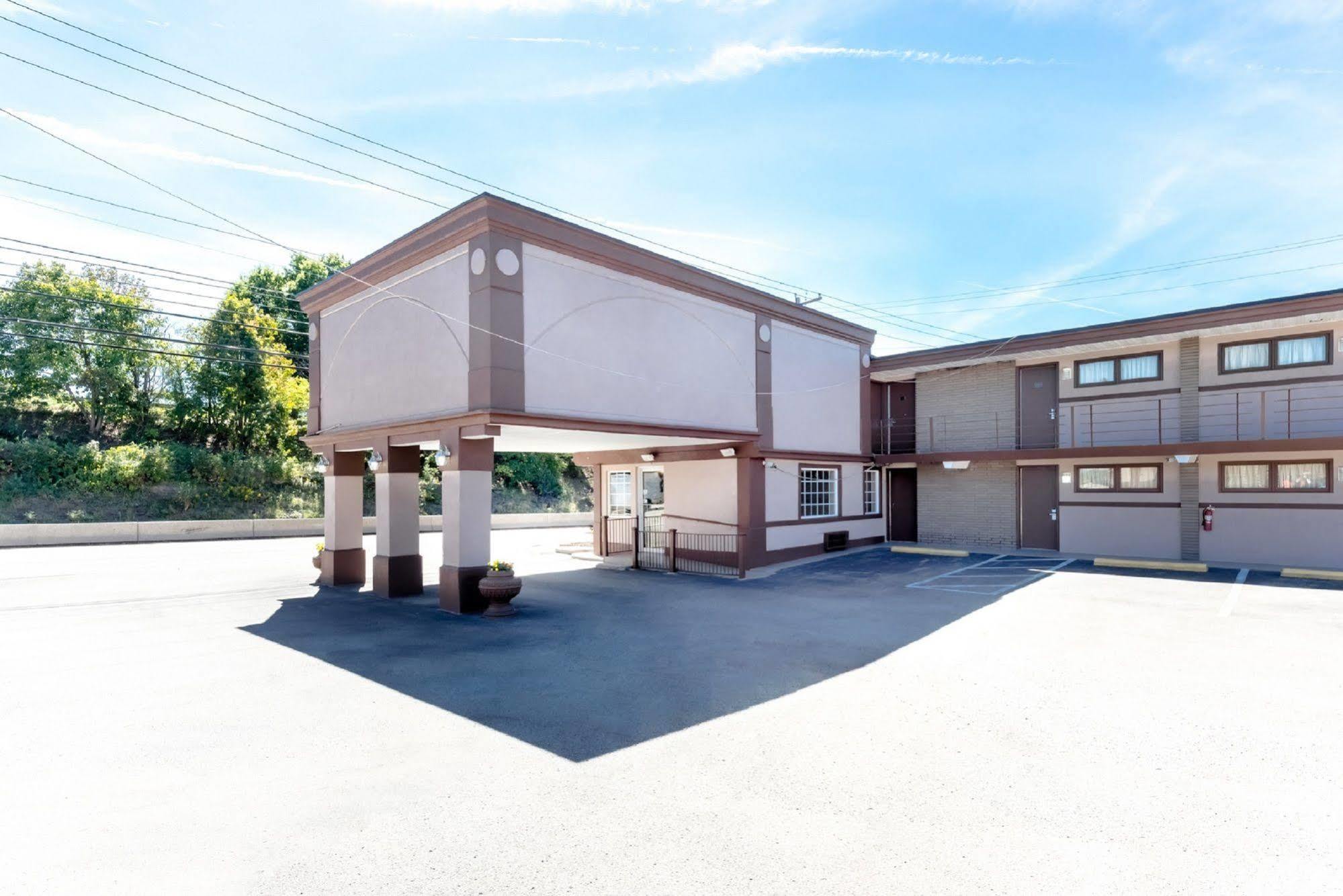 Super 8 By Wyndham Greensburg Exterior foto